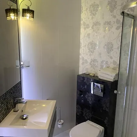 Diament I Brylant Hotell 2*