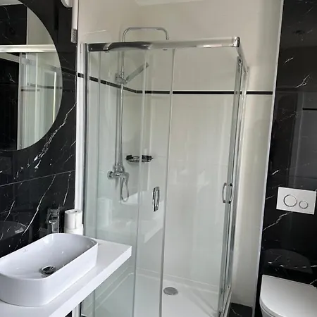 Diament I Brylant Hotell 2*