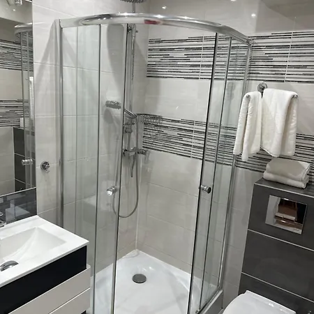 Diament I Brylant 2* Rawicz