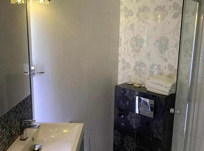 Diament I Brylant Hotel 2*