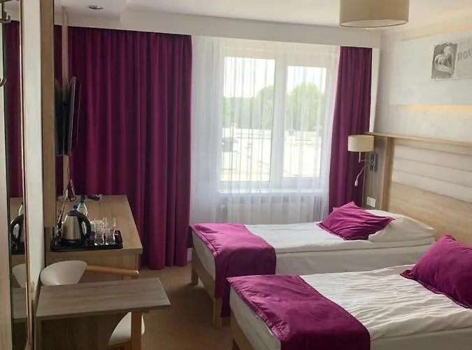 Otel Diament I Brylant